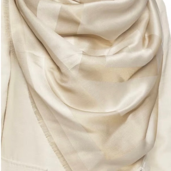 SOLD ❣️✨ Authentic BNWT Gold tone Givenchy scarf/ shawl ✨ - Picture 8 of 13